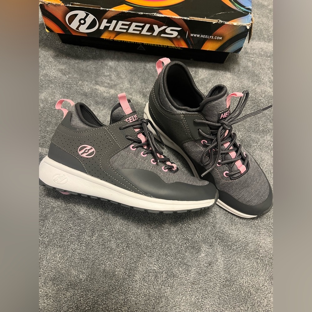 Heelys Women's Gray and Pink Sneakers